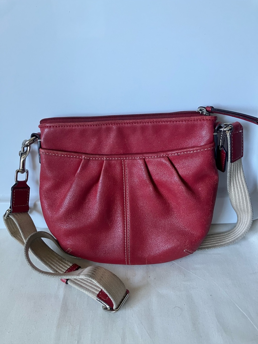 Coach Soho Pleated Cherry Red Leather Crossbody Purse Bag Vintage Y2K USED.